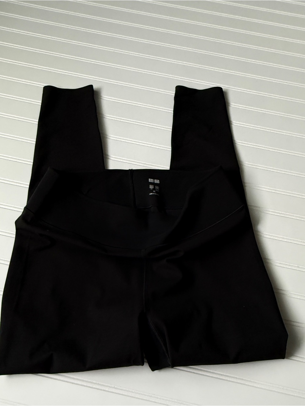 Uniqlo Black High-Waist Leggings